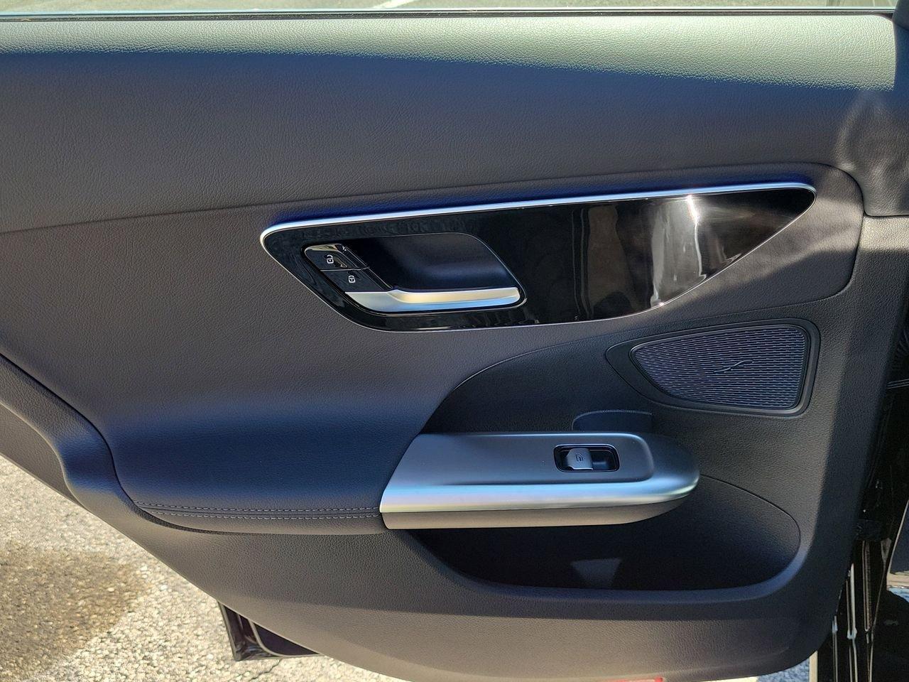 Mercedes-Benz C 300 - Thumbnail 12