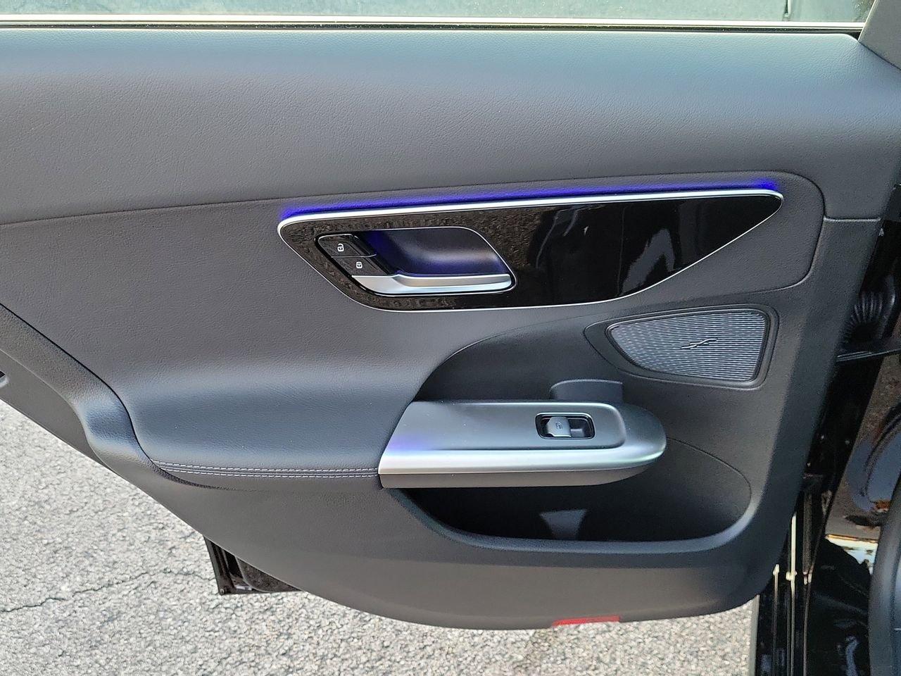 Mercedes-Benz C 300 - Thumbnail 12