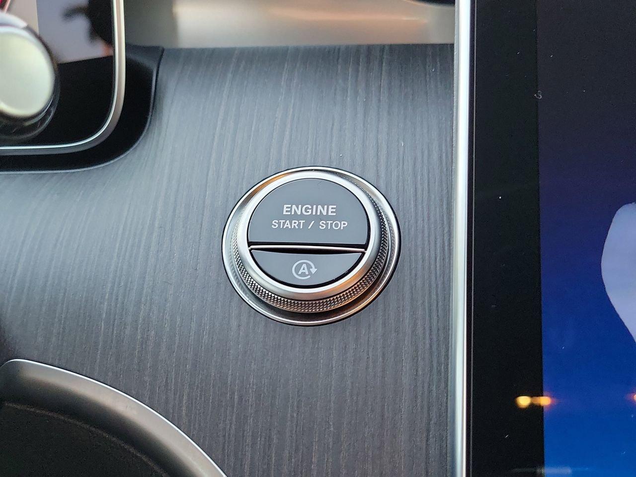 Mercedes-Benz C 300 - Thumbnail 19