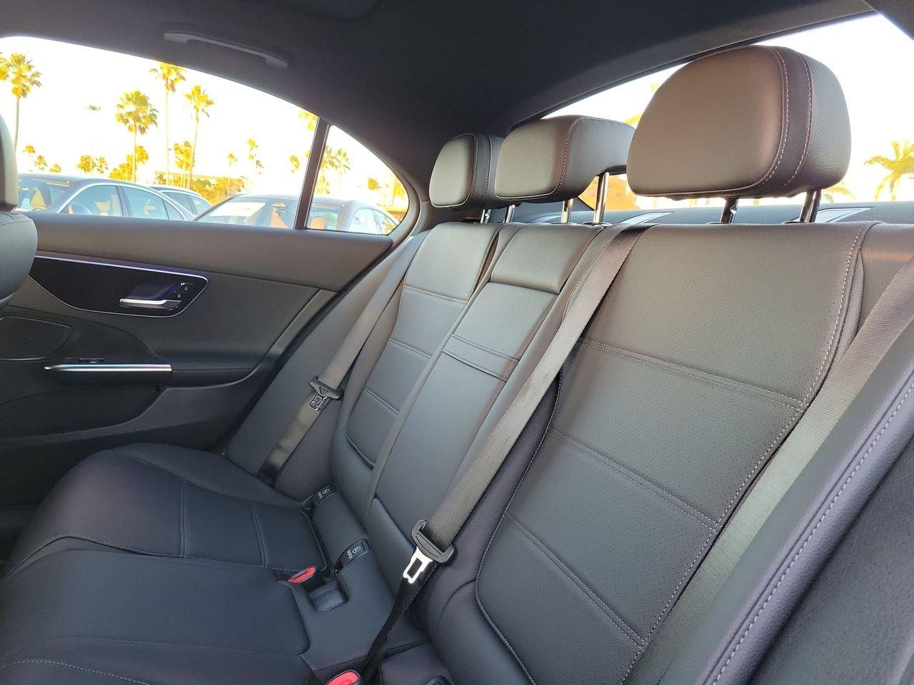 Mercedes-Benz C 300 - Thumbnail 14