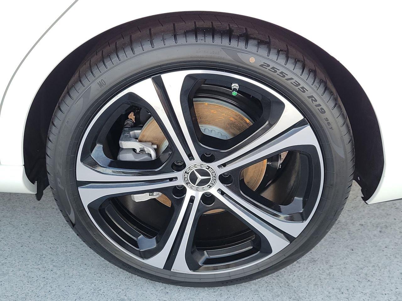 Mercedes-Benz C 300 - Thumbnail 11