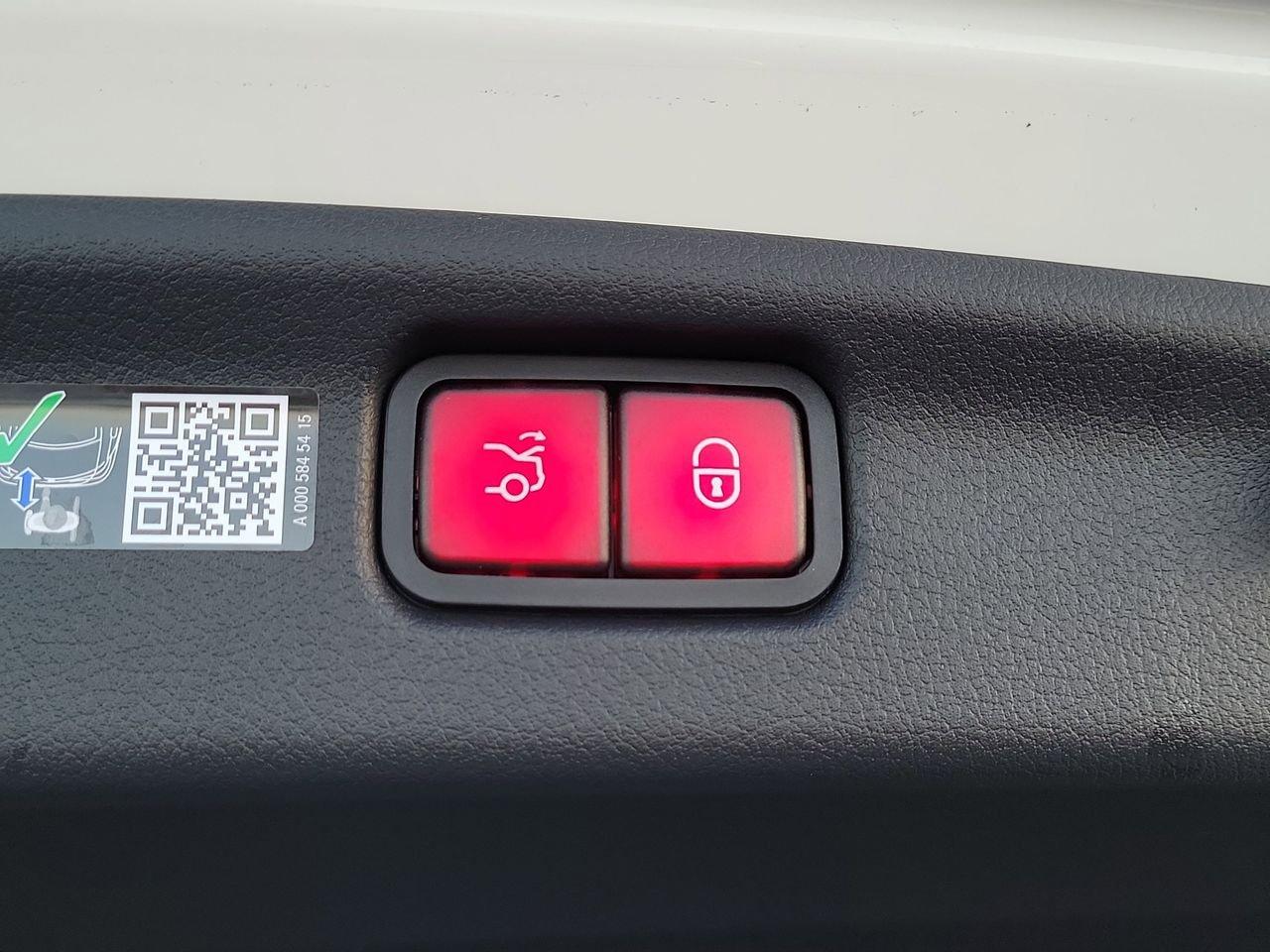 Mercedes-Benz C 300 - Thumbnail 10