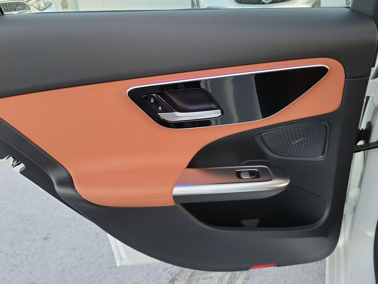 Mercedes-Benz C 300 - Thumbnail 12