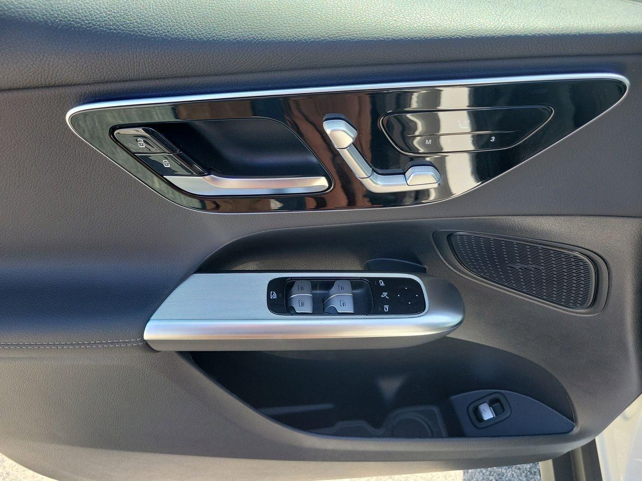 Mercedes-Benz Glc 300 - Thumbnail 18