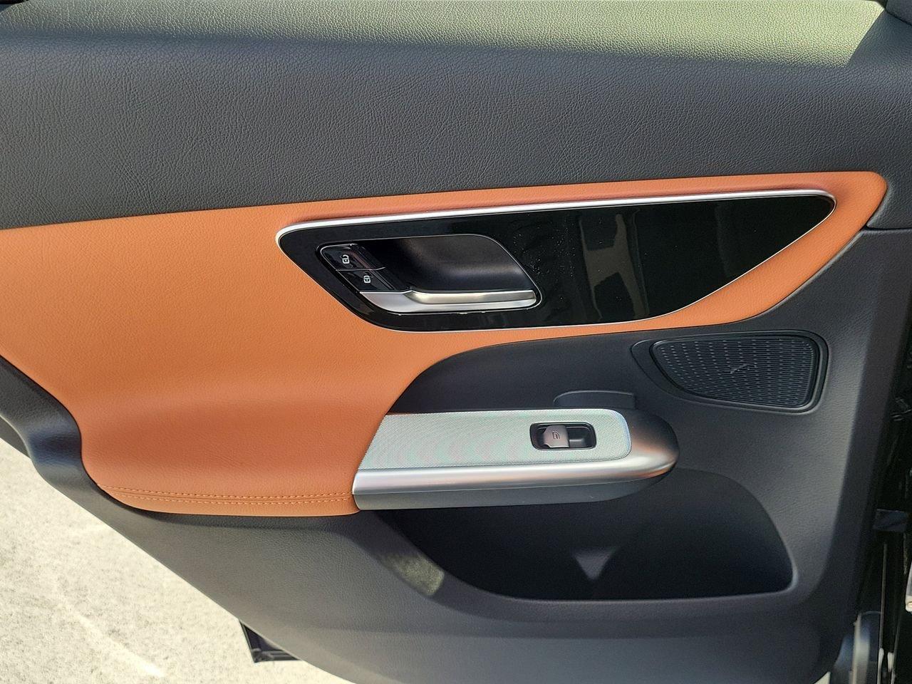 Mercedes-Benz Glc 300 - Thumbnail 10