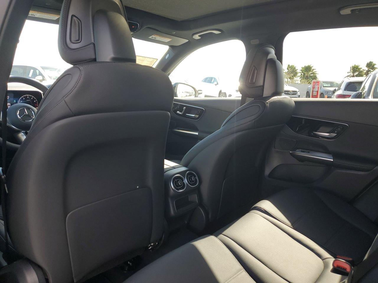 Mercedes-Benz Glc 300 - Thumbnail 12