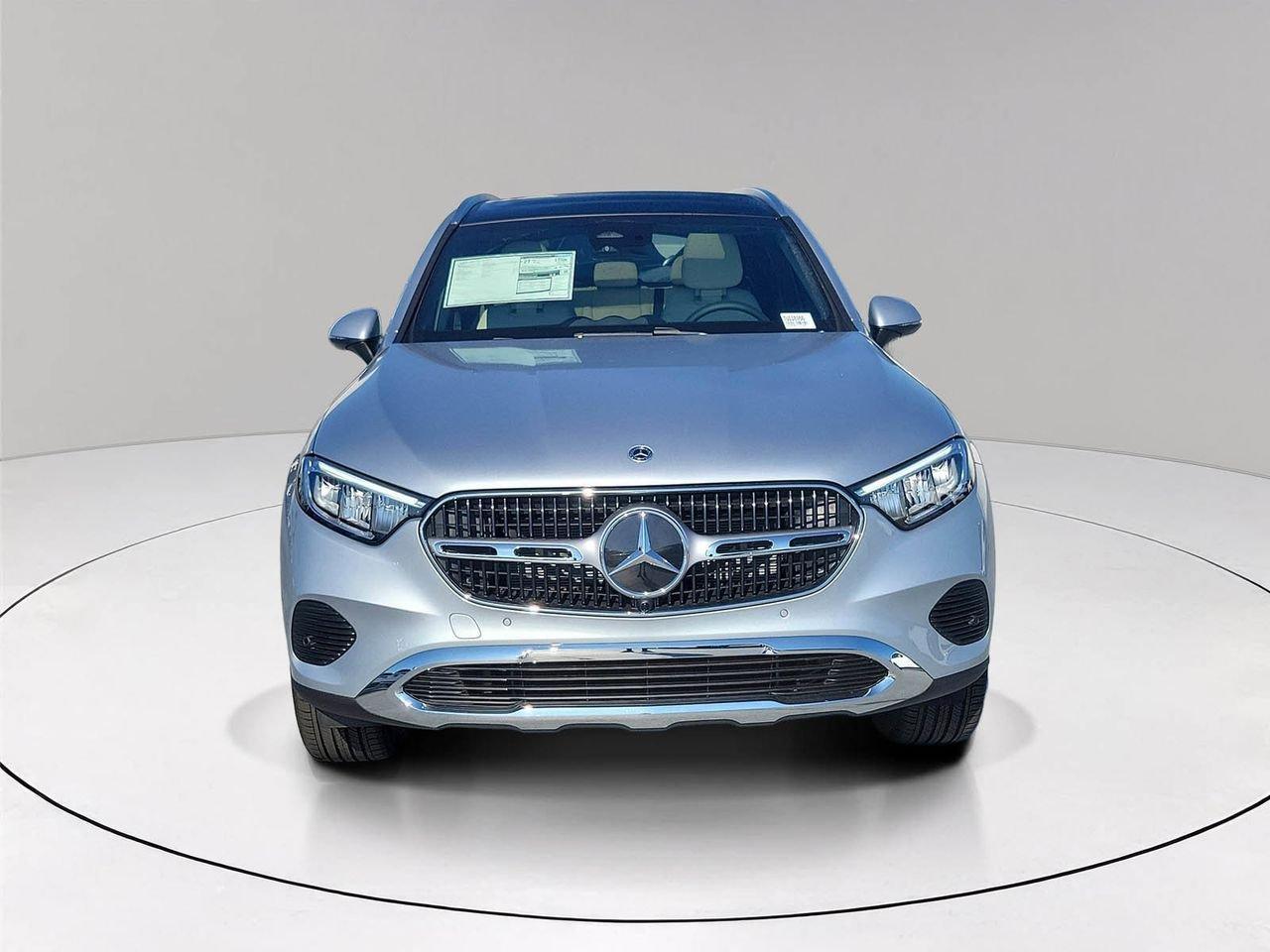 Mercedes-Benz Glc 300 - Thumbnail 3