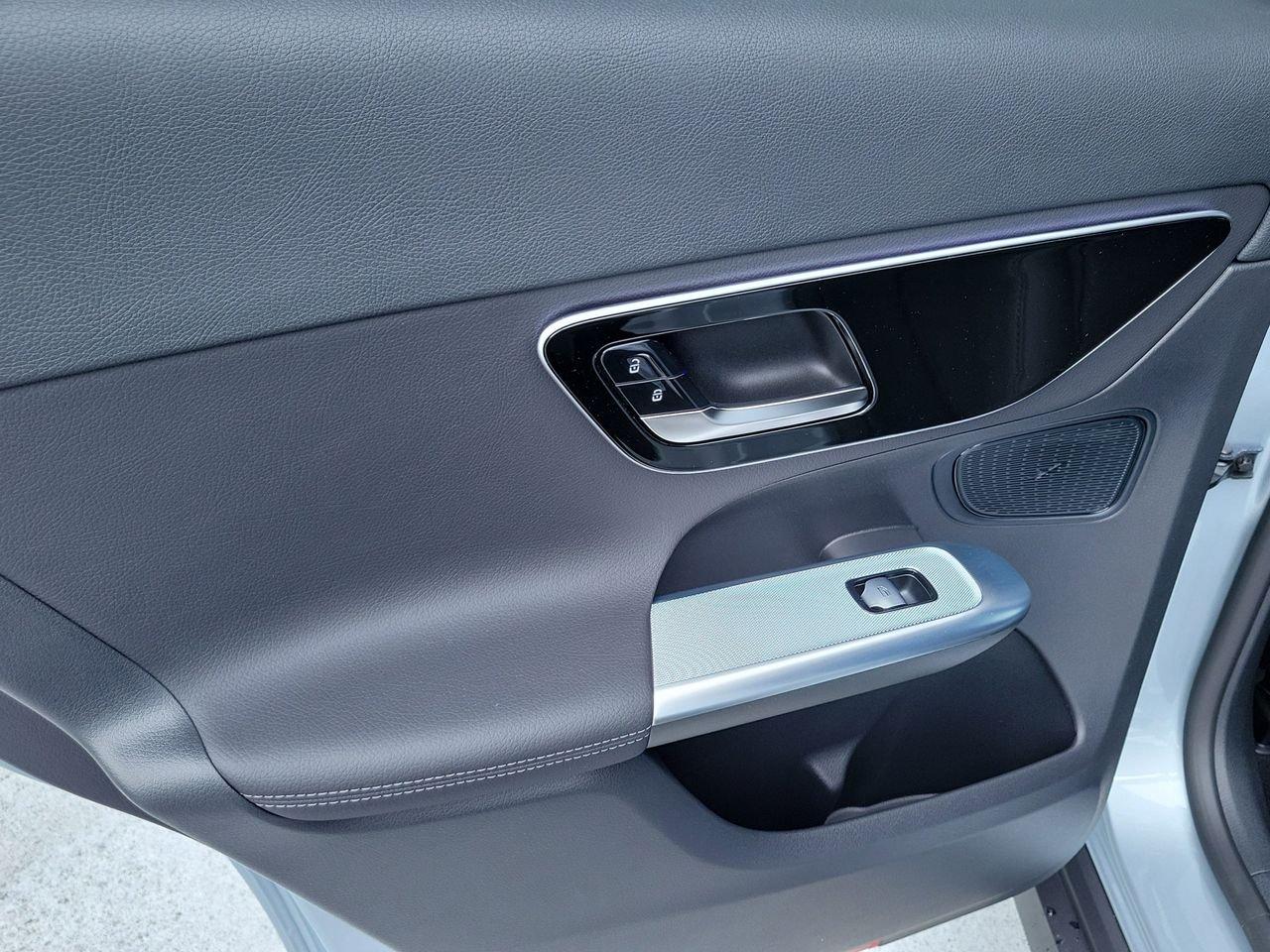 Mercedes-Benz Glc 300 - Thumbnail 15