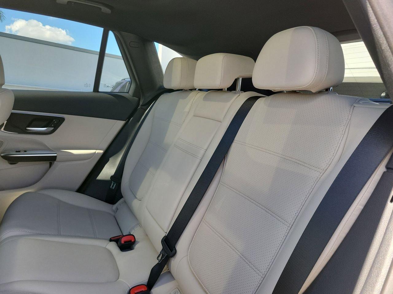 Mercedes-Benz Glc 300 - Thumbnail 13