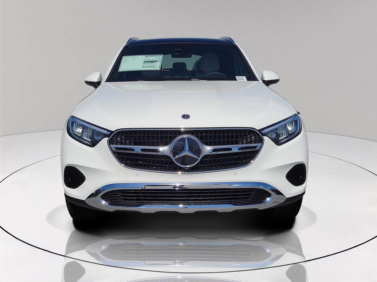 Mercedes-Benz Glc 300 - Thumbnail 3