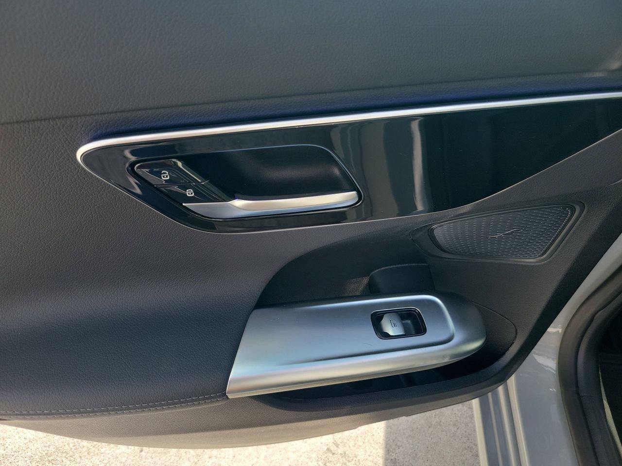 Mercedes-Benz C 300 - Thumbnail 10