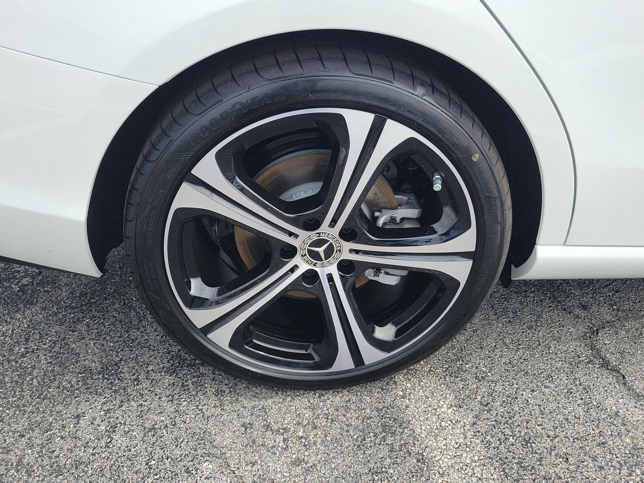 Mercedes-Benz C 300 - Thumbnail 8