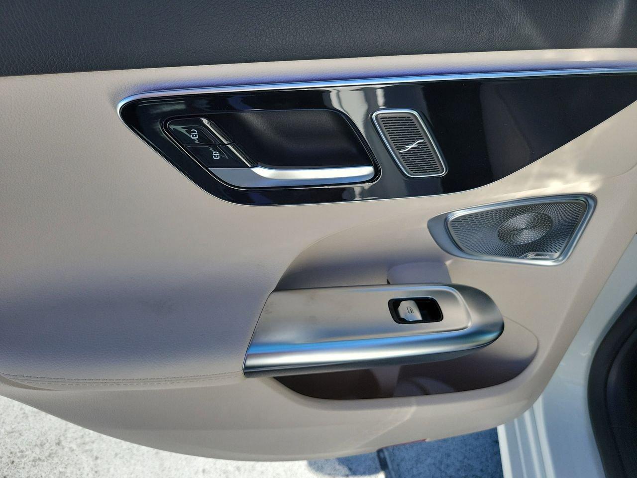 Mercedes-Benz C 300 - Thumbnail 10