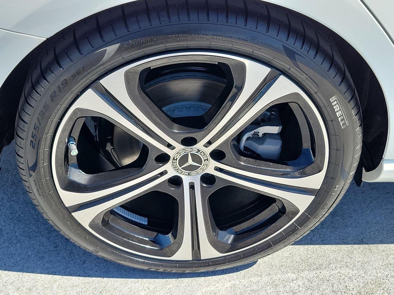 Mercedes-Benz C 300 - Thumbnail 8