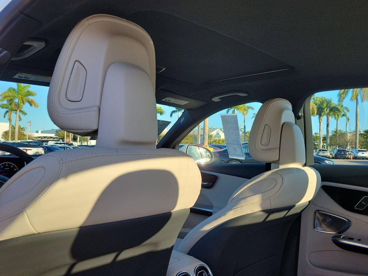 Mercedes-Benz C 300 - Thumbnail 12