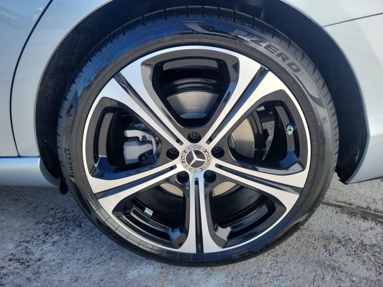 Mercedes-Benz C 300 - Thumbnail 9