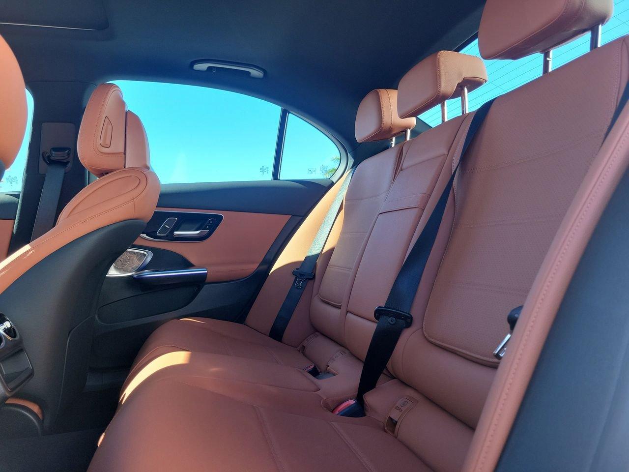 Mercedes-Benz C 300 - Thumbnail 12