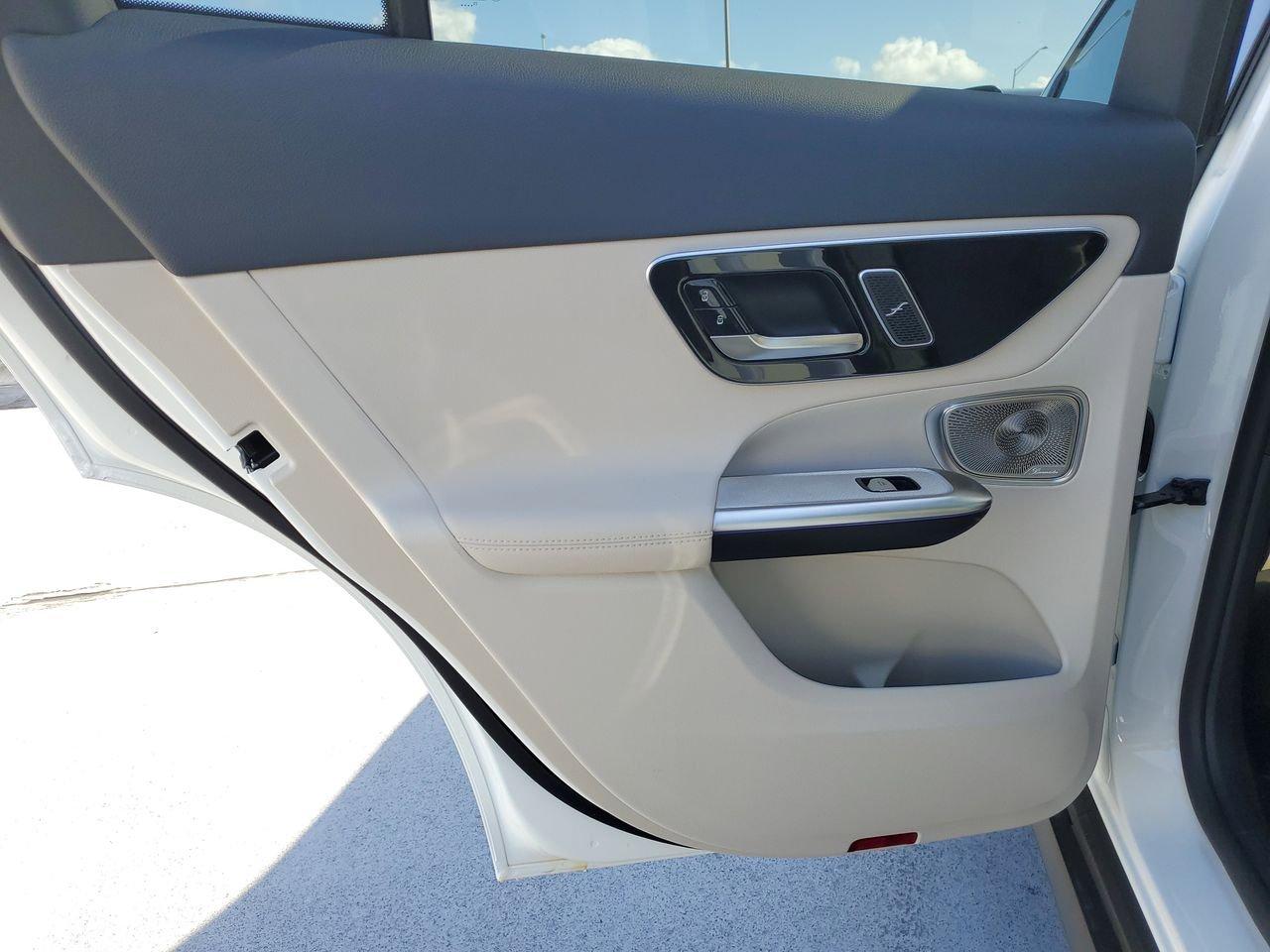 Mercedes-Benz Glc 300 - Thumbnail 10