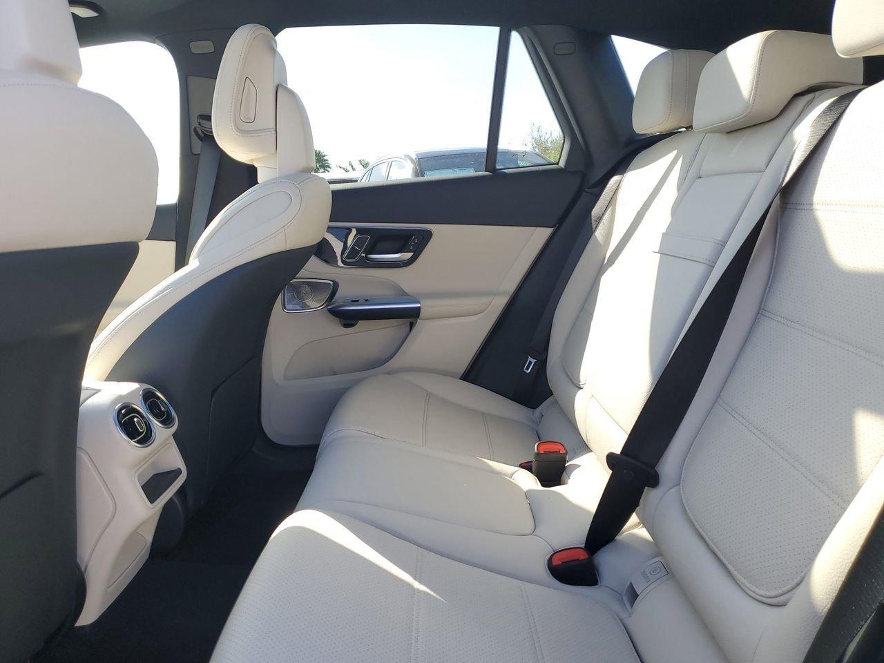 Mercedes-Benz Glc 300 - Thumbnail 11