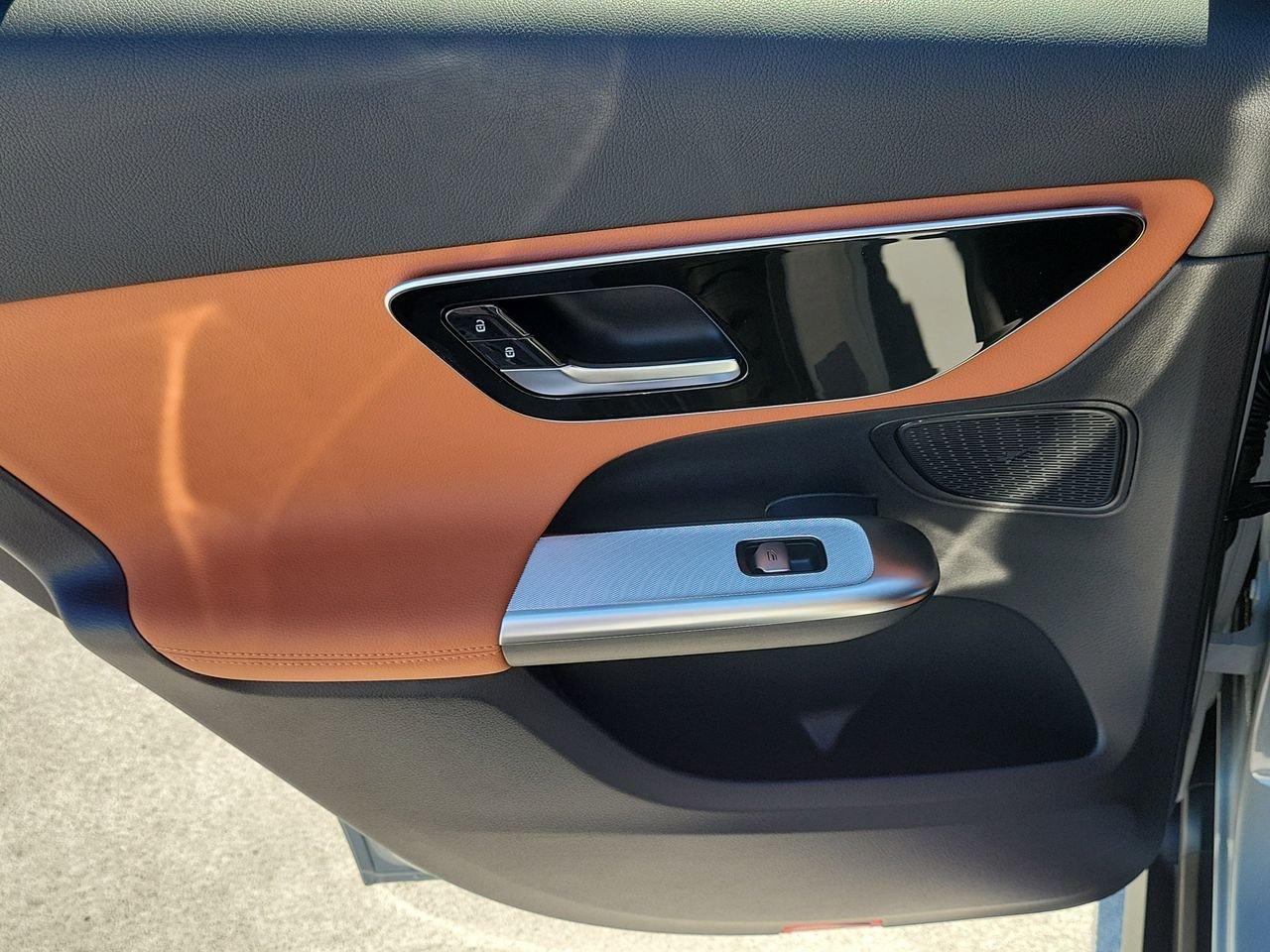 Mercedes-Benz Glc 300 - Thumbnail 10