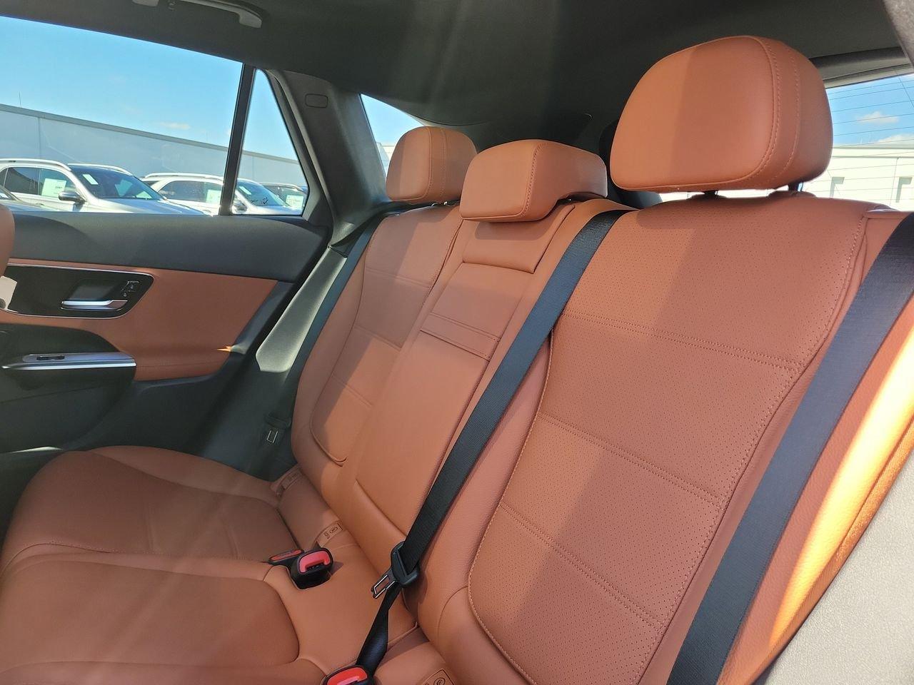 Mercedes-Benz Glc 300 - Thumbnail 12