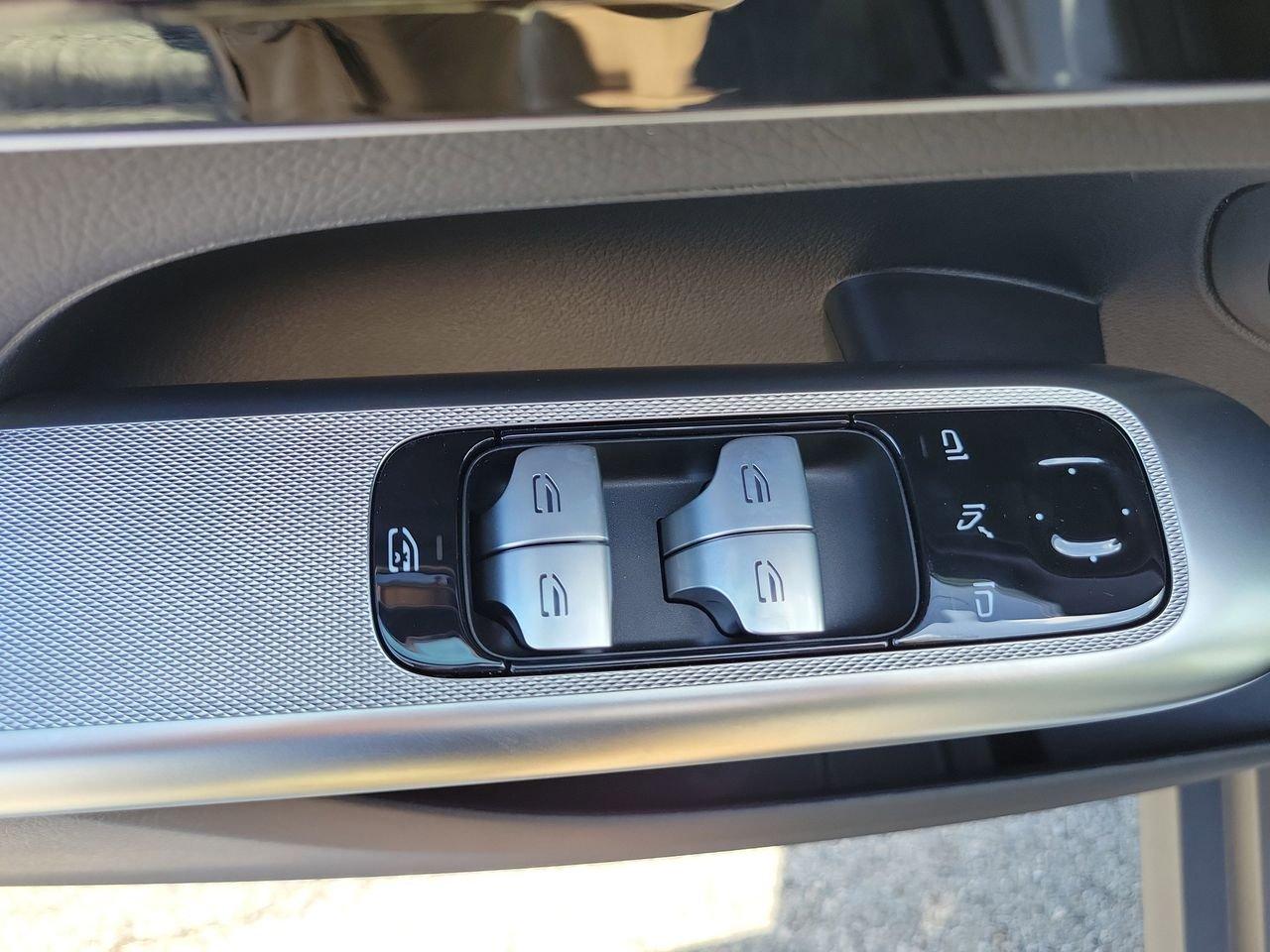 Mercedes-Benz Glc 300 - Thumbnail 19