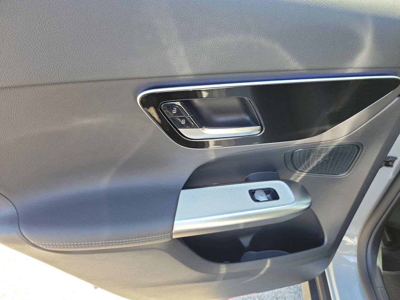 Mercedes-Benz Glc 300 - Thumbnail 10