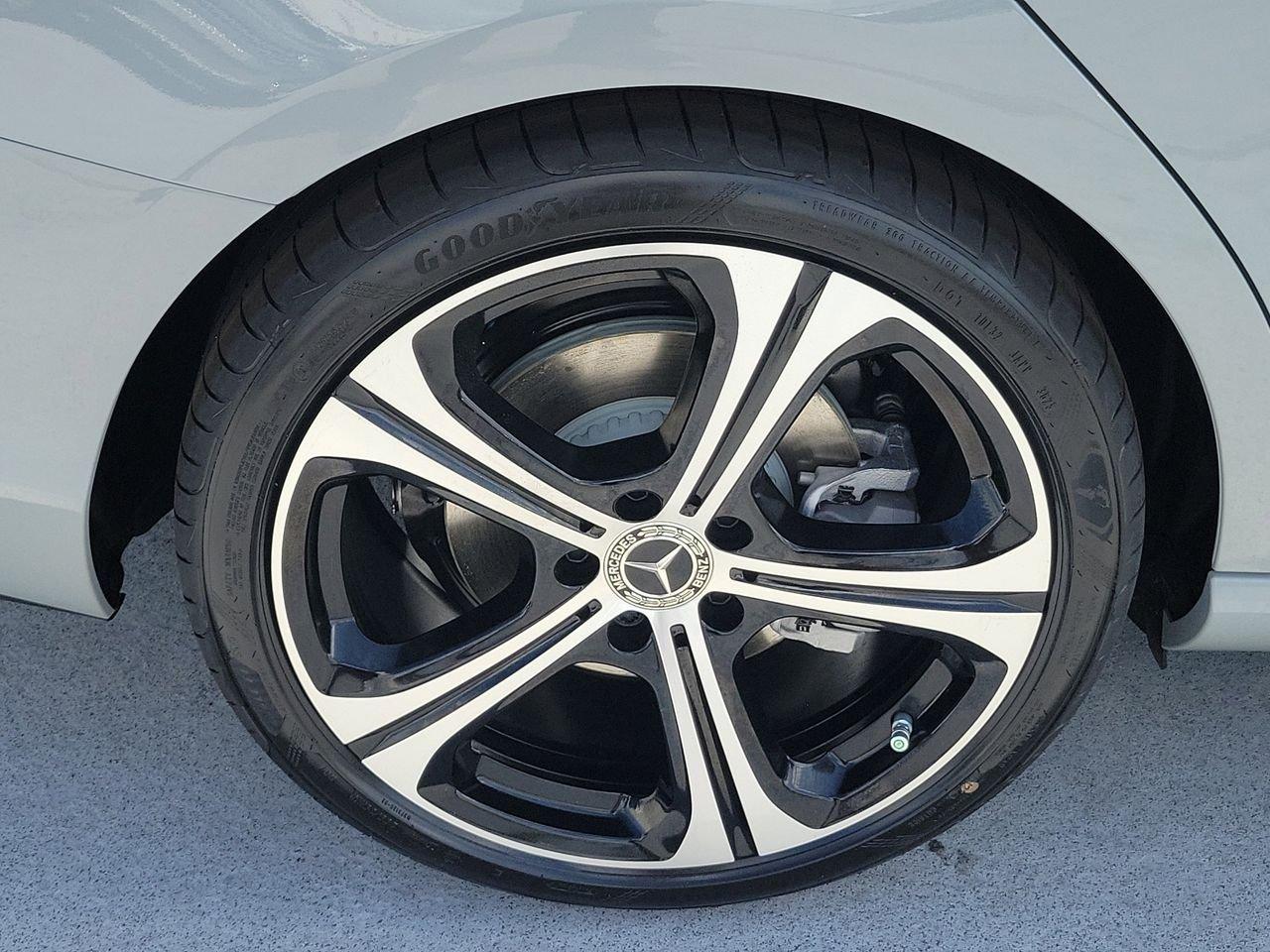 Mercedes-Benz C 300 - Thumbnail 9