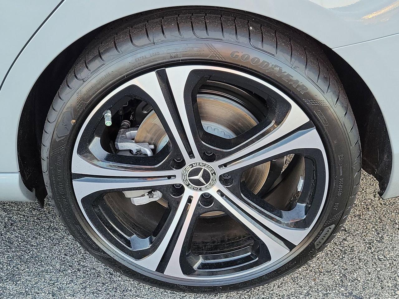 Mercedes-Benz C 300 - Thumbnail 10