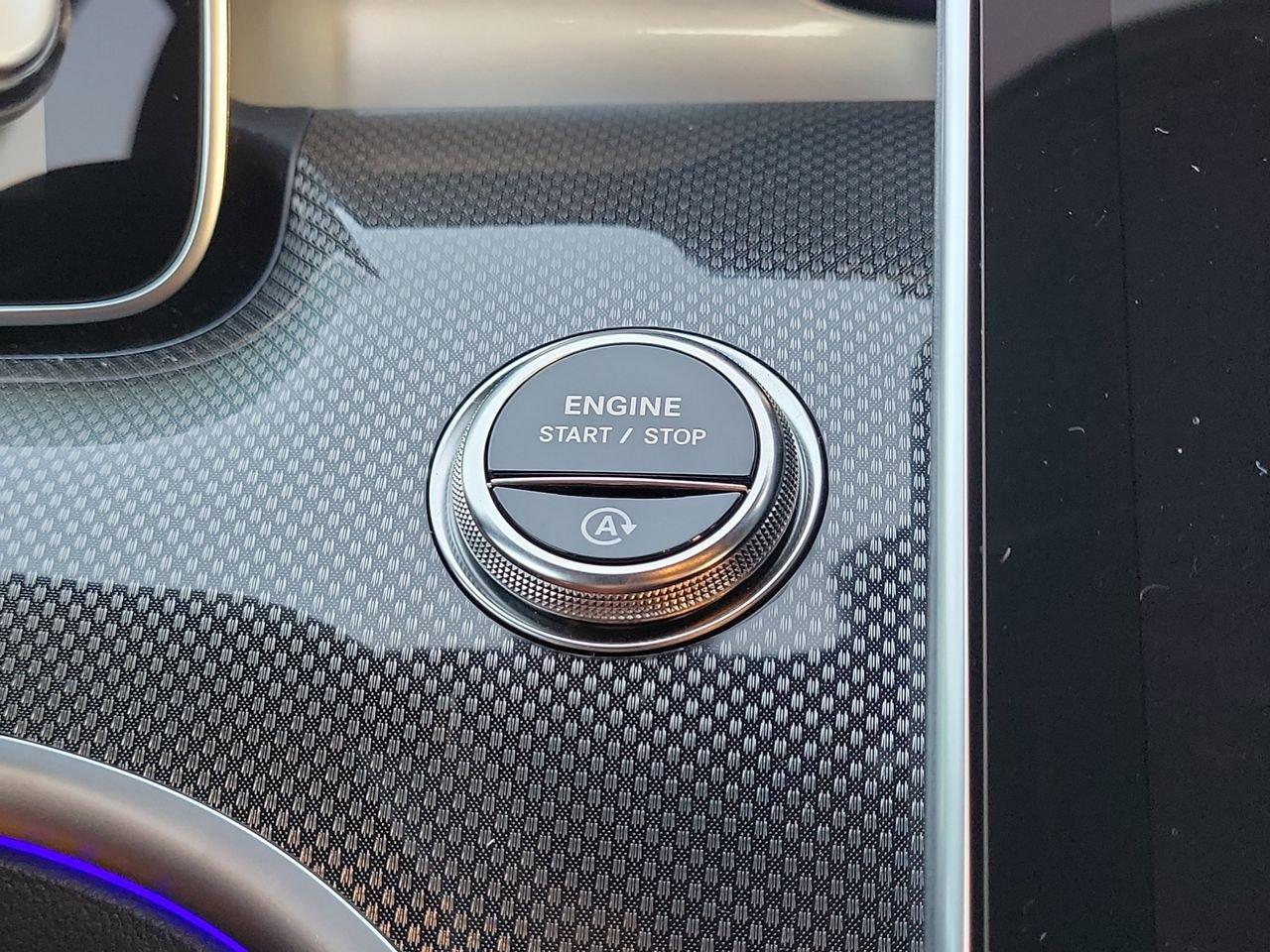 Mercedes-Benz C 300 - Thumbnail 19