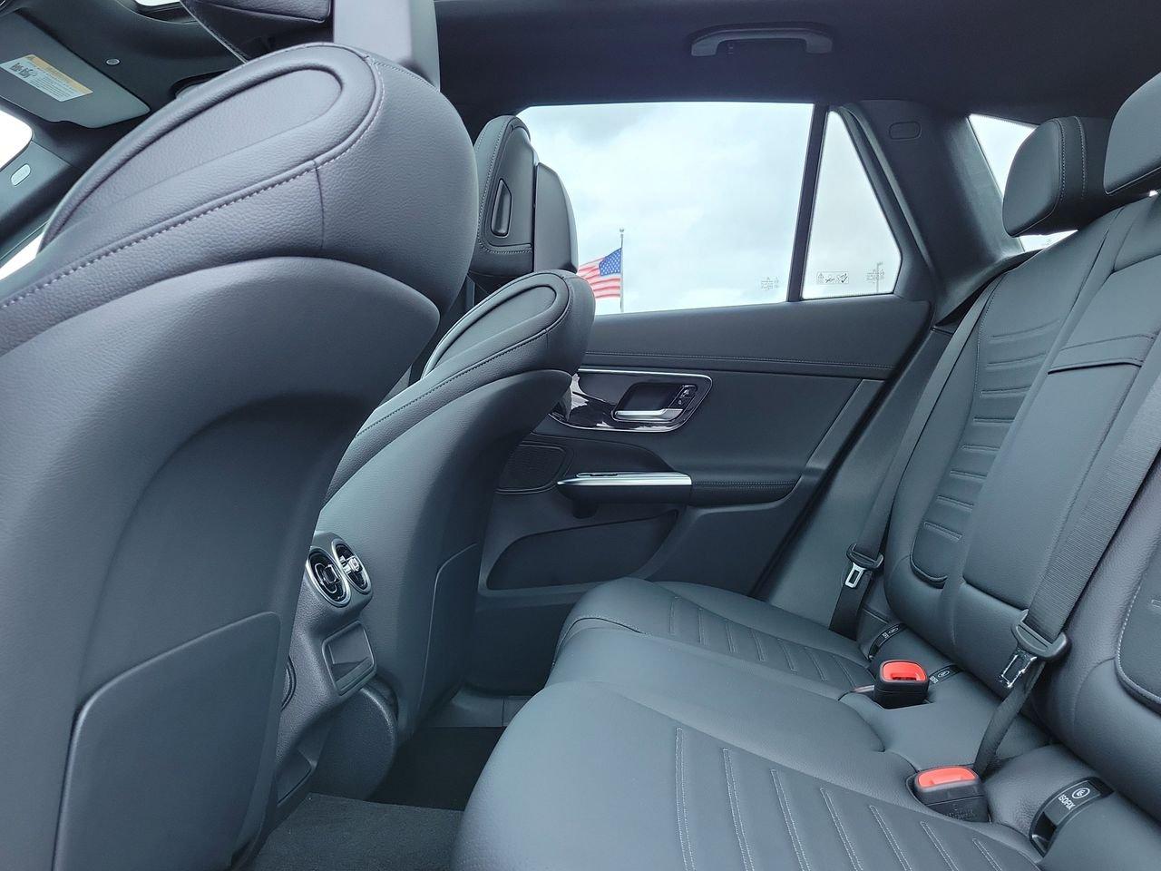 Mercedes-Benz Glc 300 - Thumbnail 11