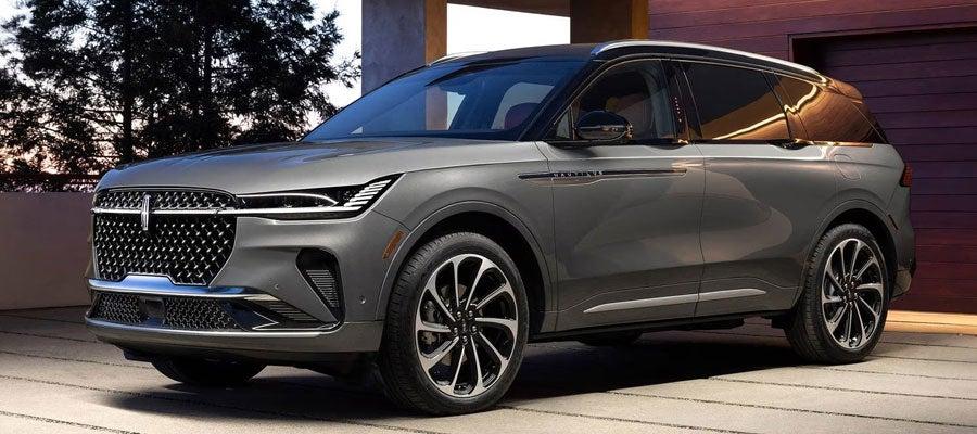 Lincoln Nautilus Hybrid Review - Thumbnail 2