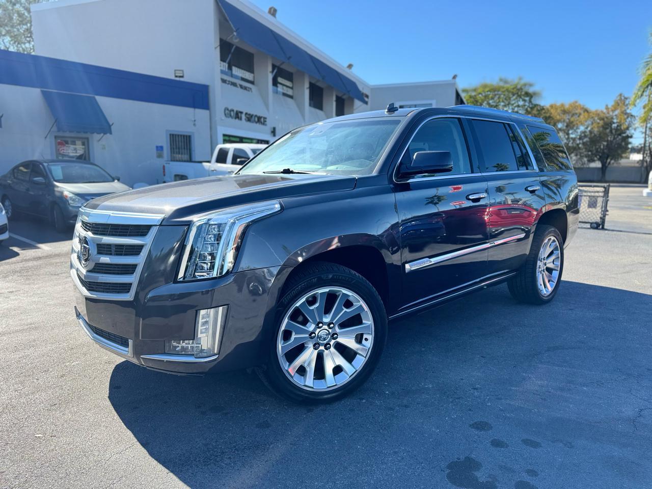 Cadillac Escalade Premium 4Wd - Thumbnail 2