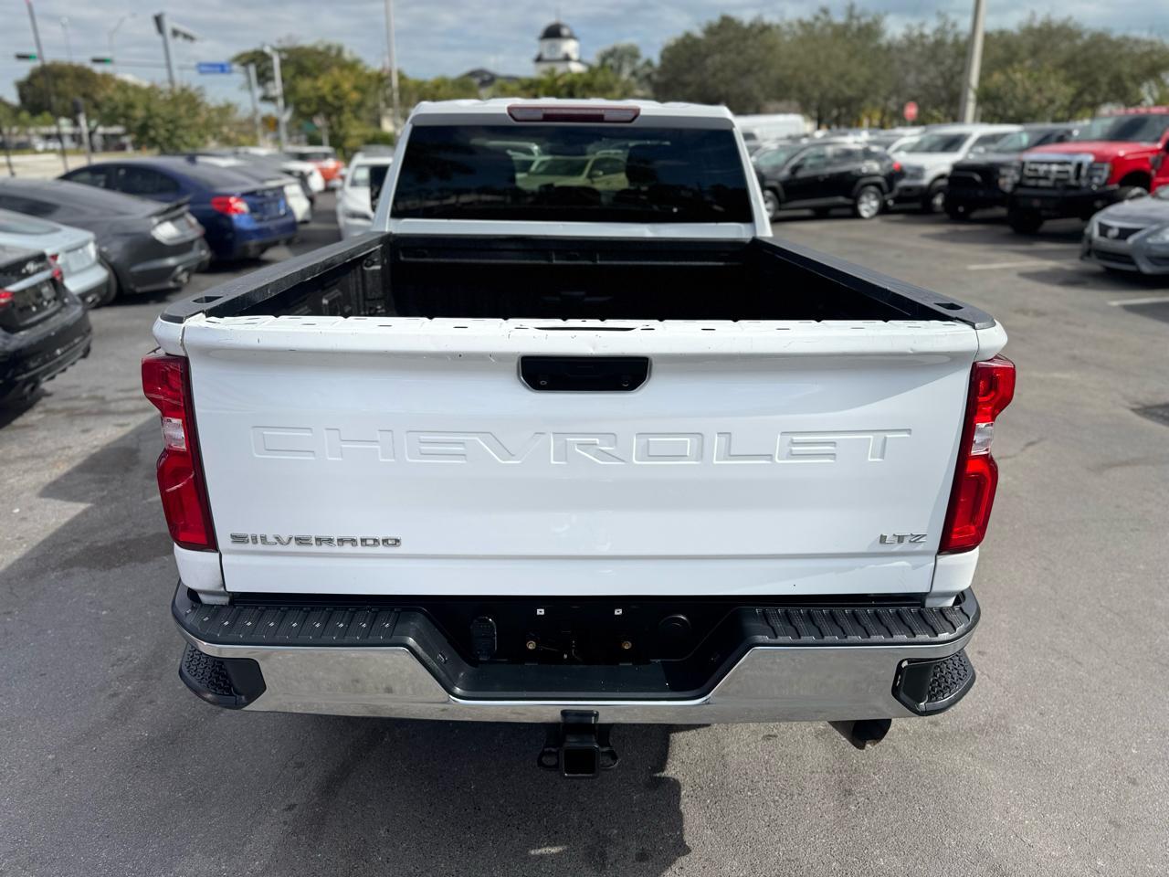 Chevrolet Silverado 2500Hd - Thumbnail 7