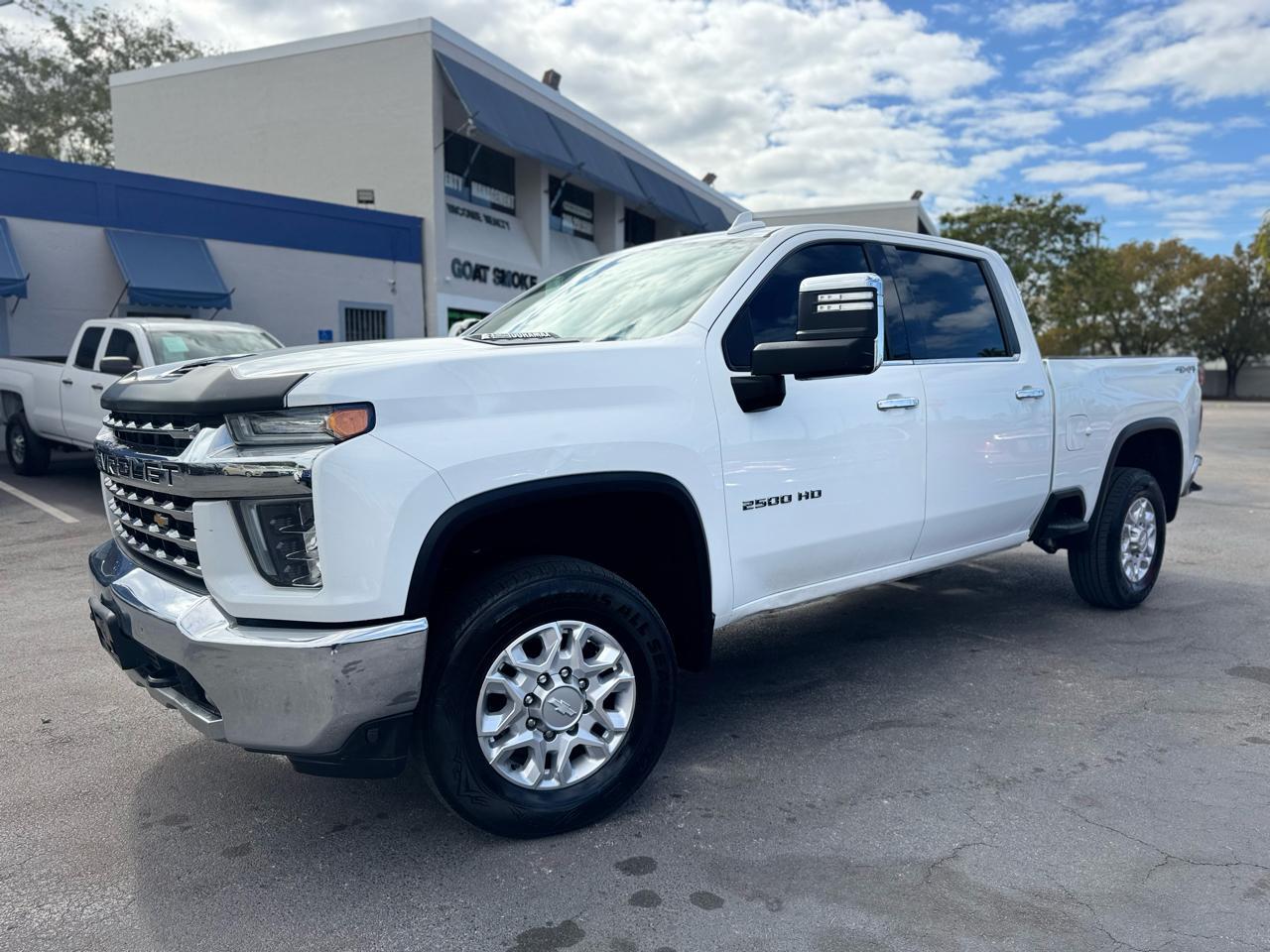 Chevrolet Silverado 2500Hd - Thumbnail 2