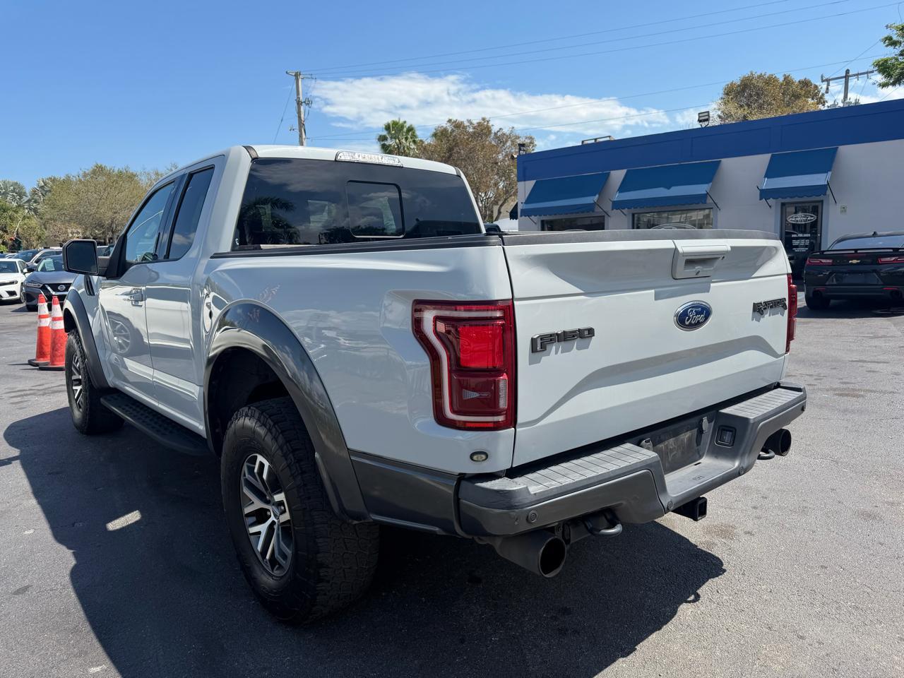 Ford F-150 4Wd Supercab 133" Svt Raptor - Thumbnail 9