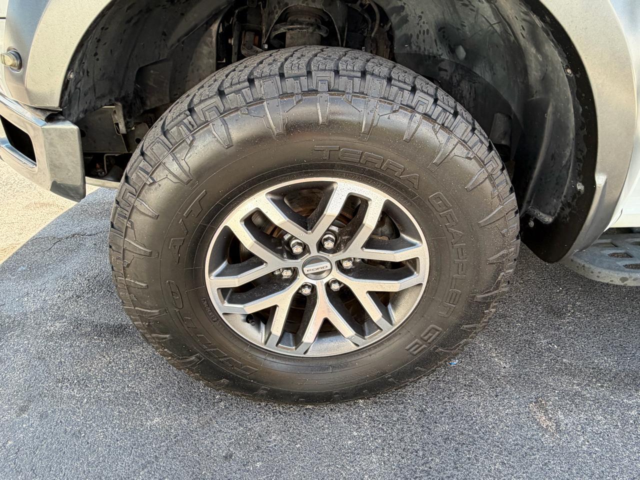 Ford F-150 4Wd Supercab 133" Svt Raptor - Thumbnail 16