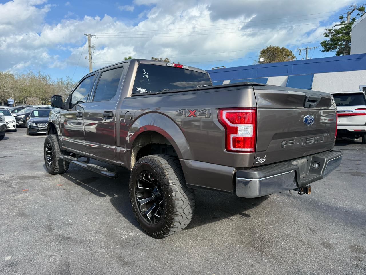 Ford F-150 4Wd Supercrew 150" Xlt - Thumbnail 9