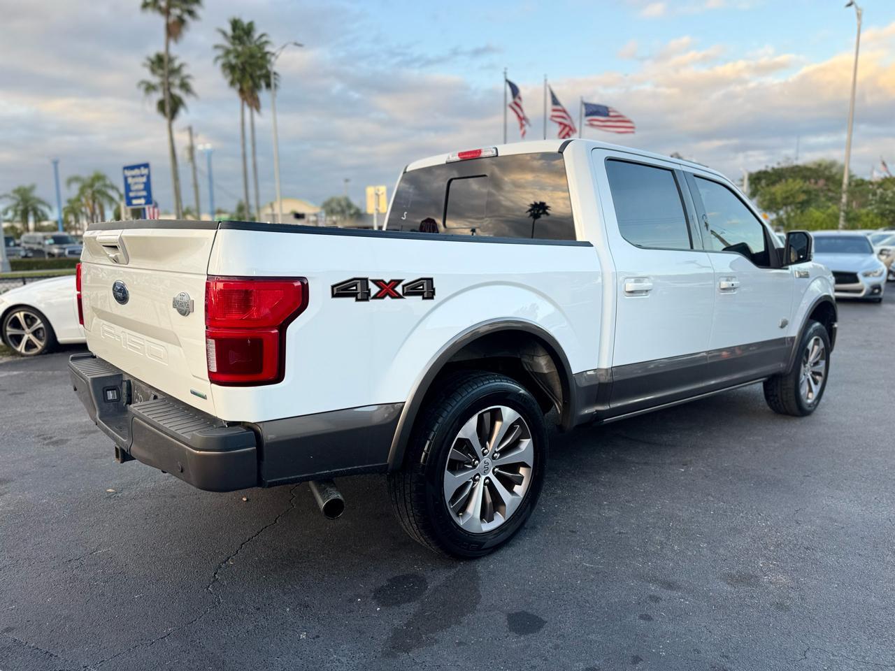 Ford F-150 Supercrew 150" King Ranch - Thumbnail 6