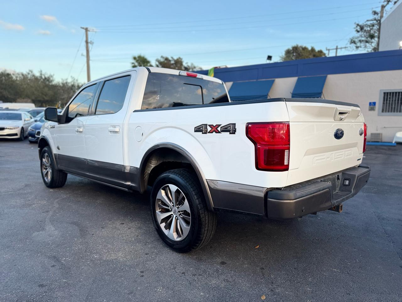 Ford F-150 Supercrew 150" King Ranch - Thumbnail 8