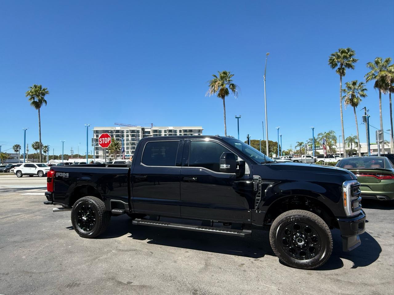 Ford F-250 Sd Xl Crew Cab 4Wd - Thumbnail 2