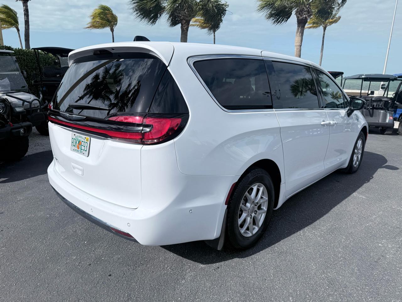 Chrysler Pacificatouring L Fwd - Thumbnail 5