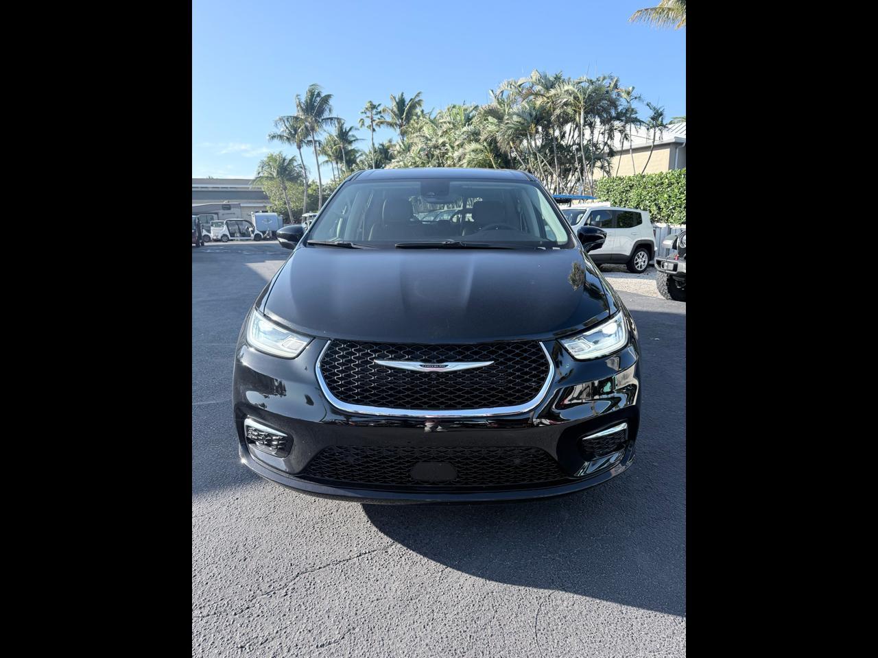 Chrysler Pacificatouring L Fwd - Thumbnail 2