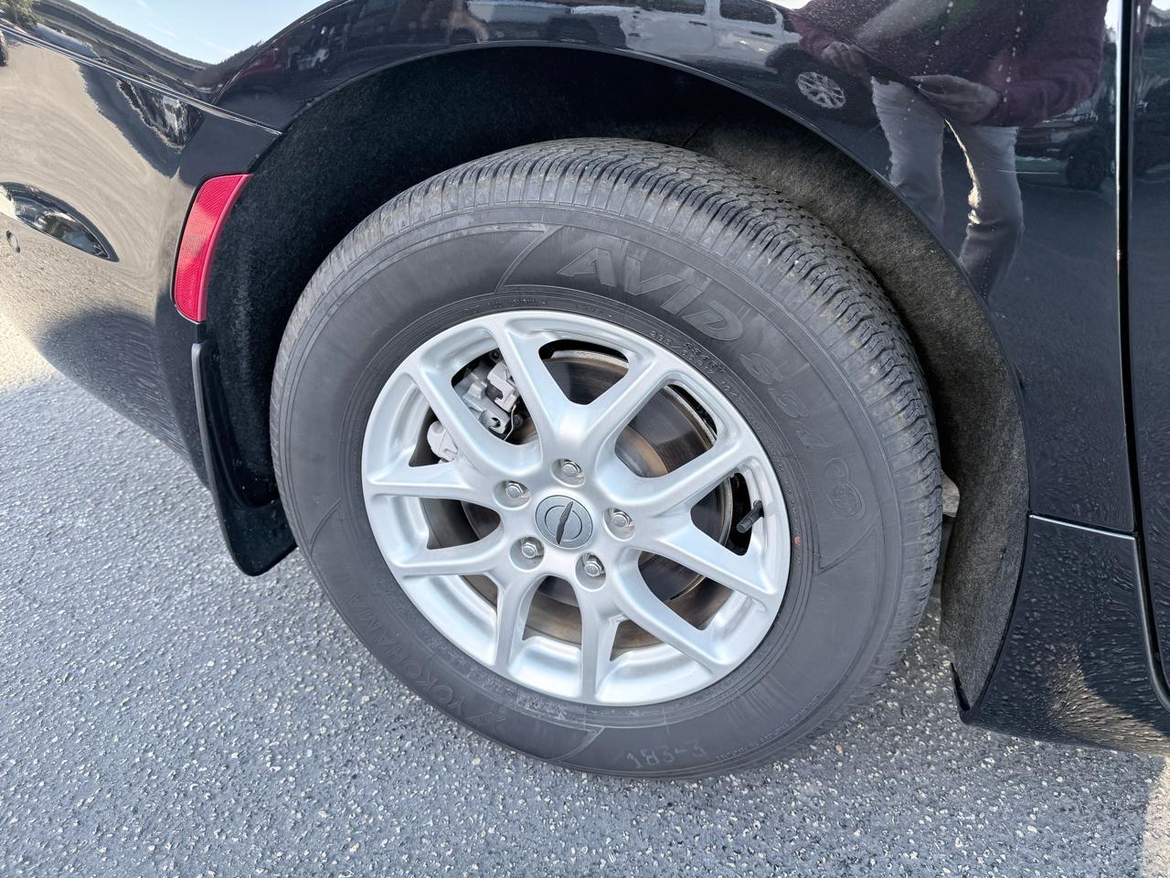 Chrysler Pacificatouring L Fwd - Thumbnail 12