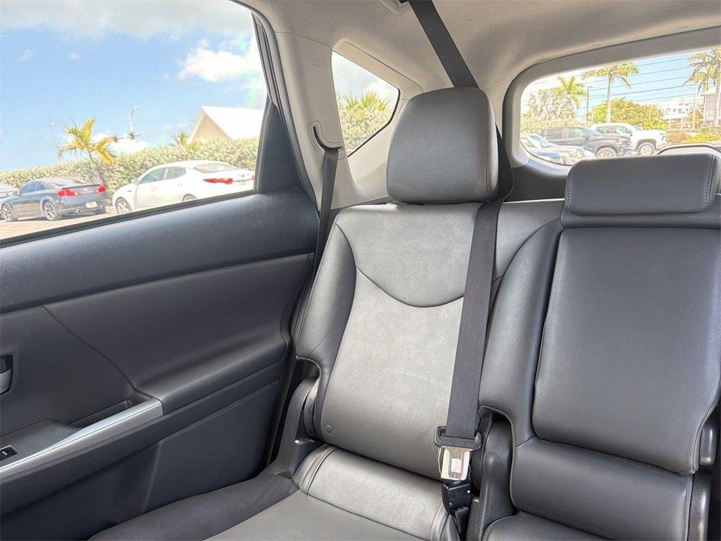 Toyota Prius V - Thumbnail 12