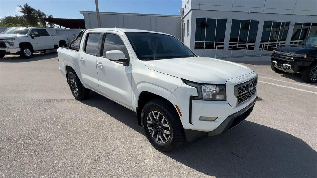 Nissan Frontier Sv Rwd Crew Cab - Thumbnail 3