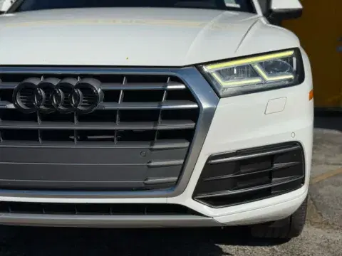 Audi Q5 Premium Plus Sport Utility 4D - Thumbnail 5