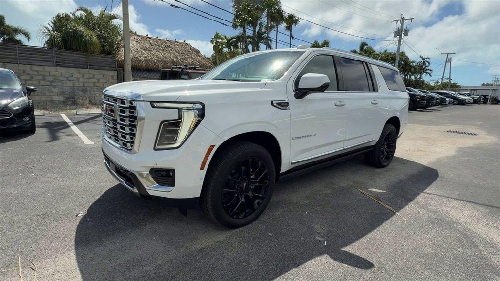 Gmc Yukon Xl Denali 4Wd - Thumbnail 5