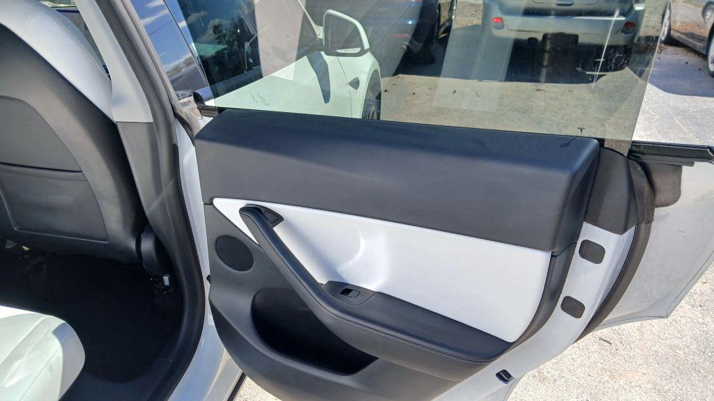 Tesla Model Y - Thumbnail 20