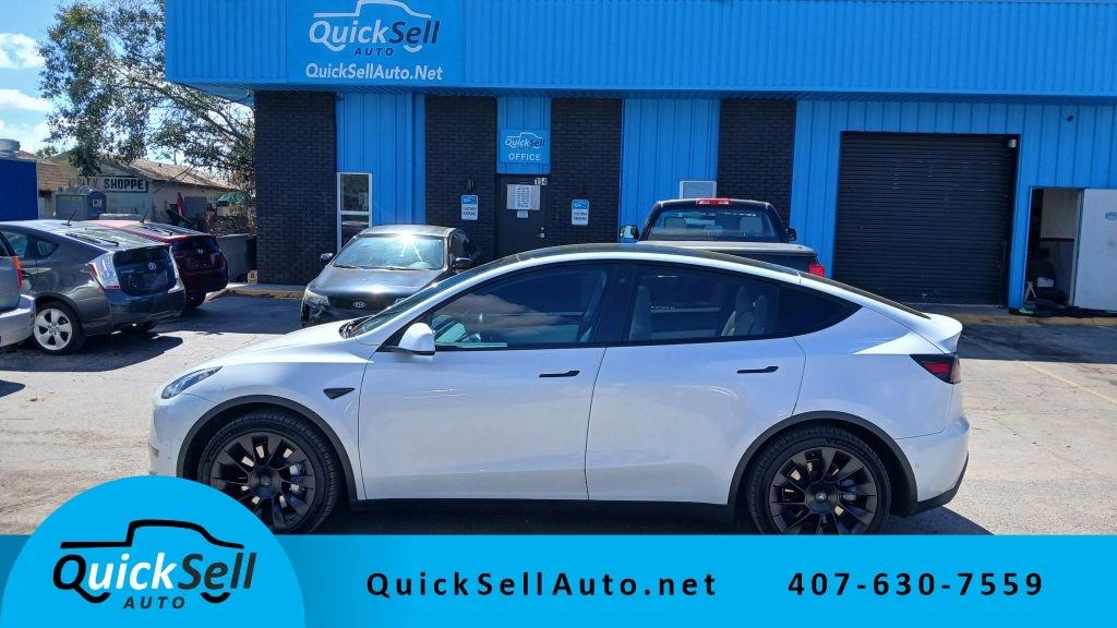 Tesla Model Y - Thumbnail 7